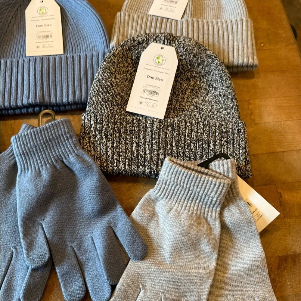 8 piece Cozy Women’s Beanie and Glove Set - Black, Blue, Gray BRAND NEW